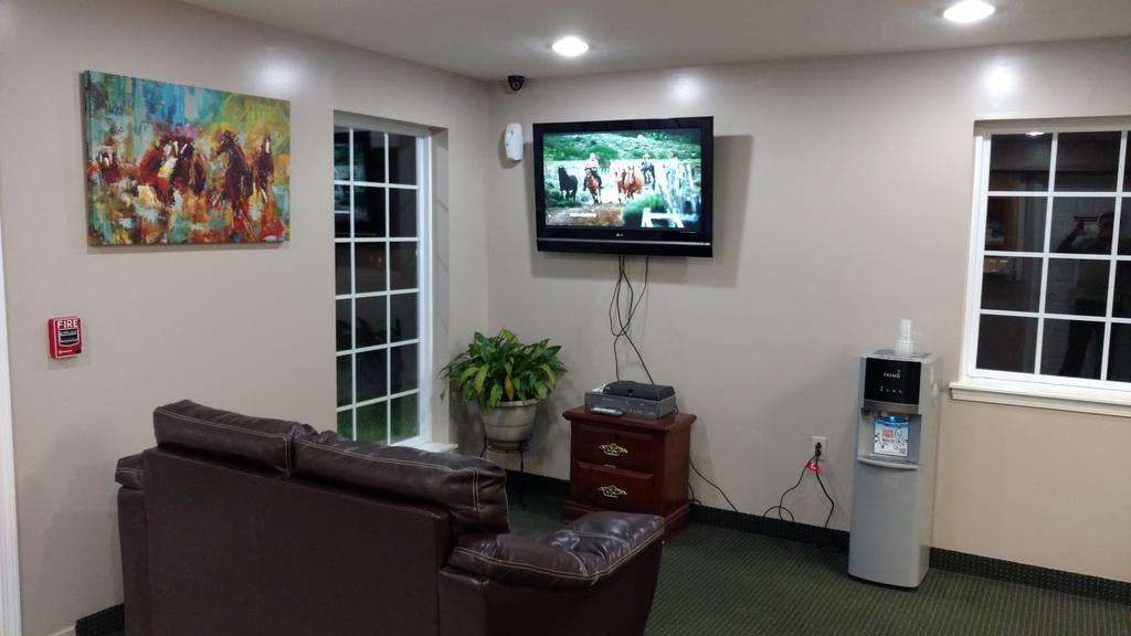 Hurricane Inn Waynesboro Экстерьер фото
